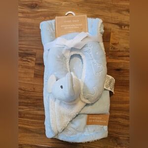 Adorable Dream Trails Baby Blanket with Elephant Plush Pillow Nwt